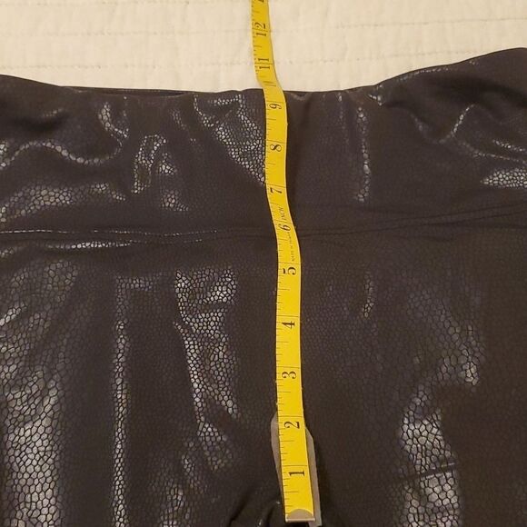 21 Saints black faux lizard skin legging pants size Small - Picture 7 of 9